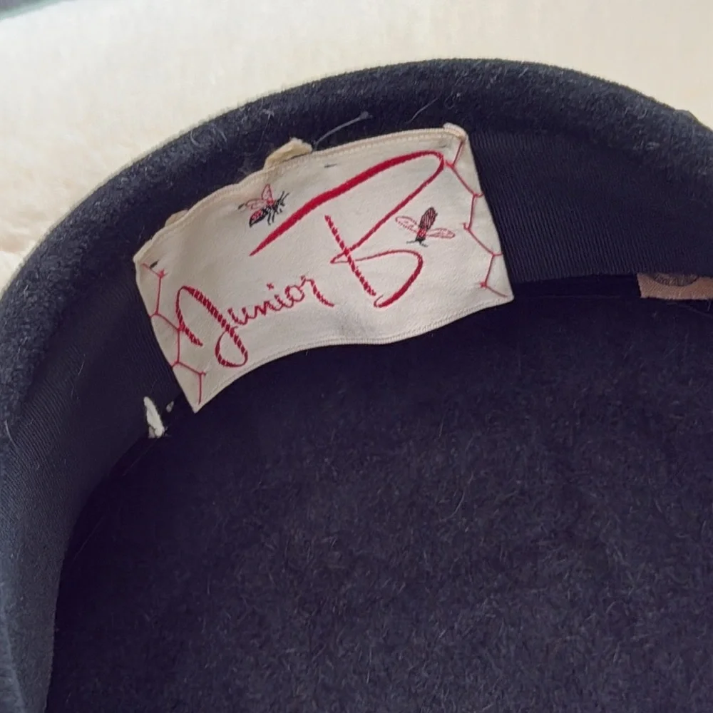 Vintage mid century elegant chic black velvety beaded pill box hat Junior B - Picture 10 of 11